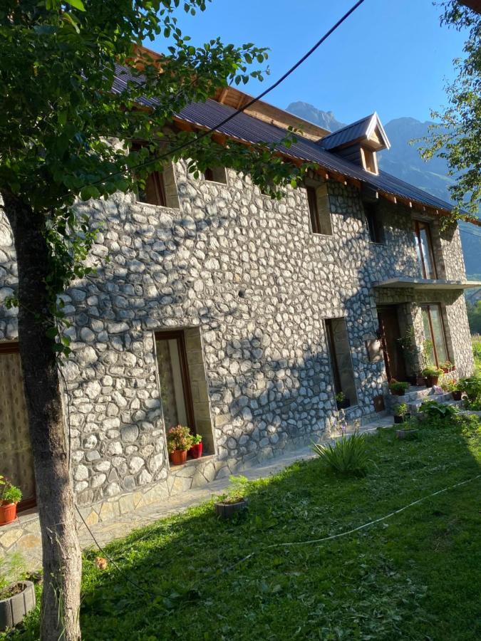 Guesthouse Demushi Valbone Buitenkant foto
