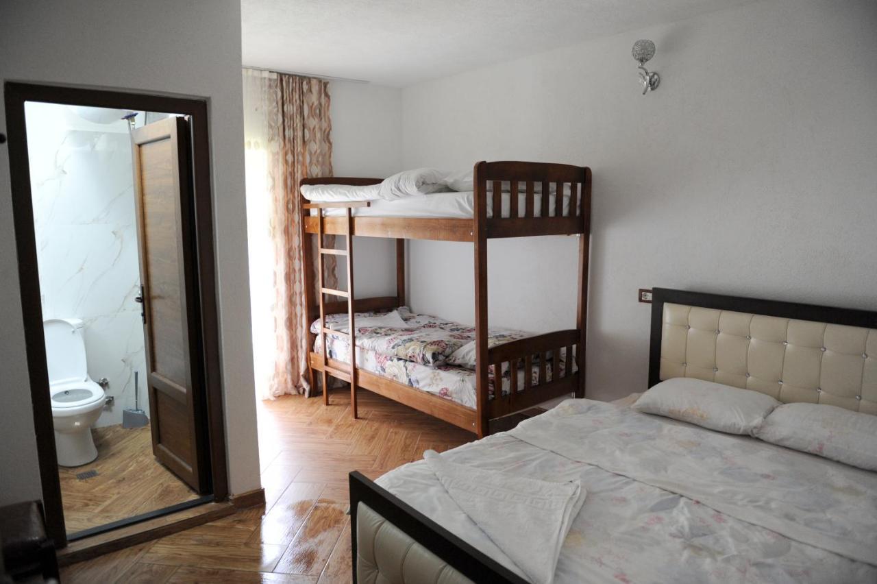 Guesthouse Demushi Valbone Buitenkant foto