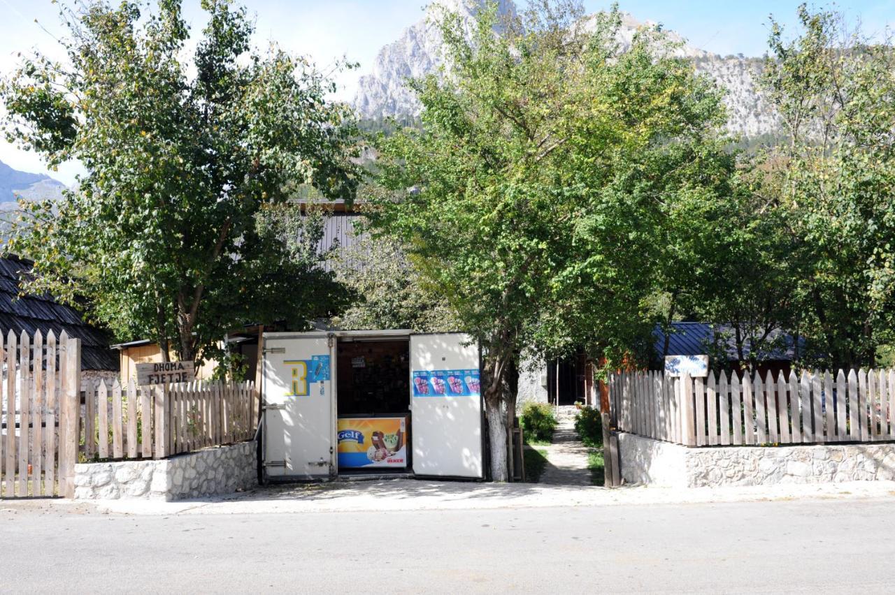 Guesthouse Demushi Valbone Buitenkant foto